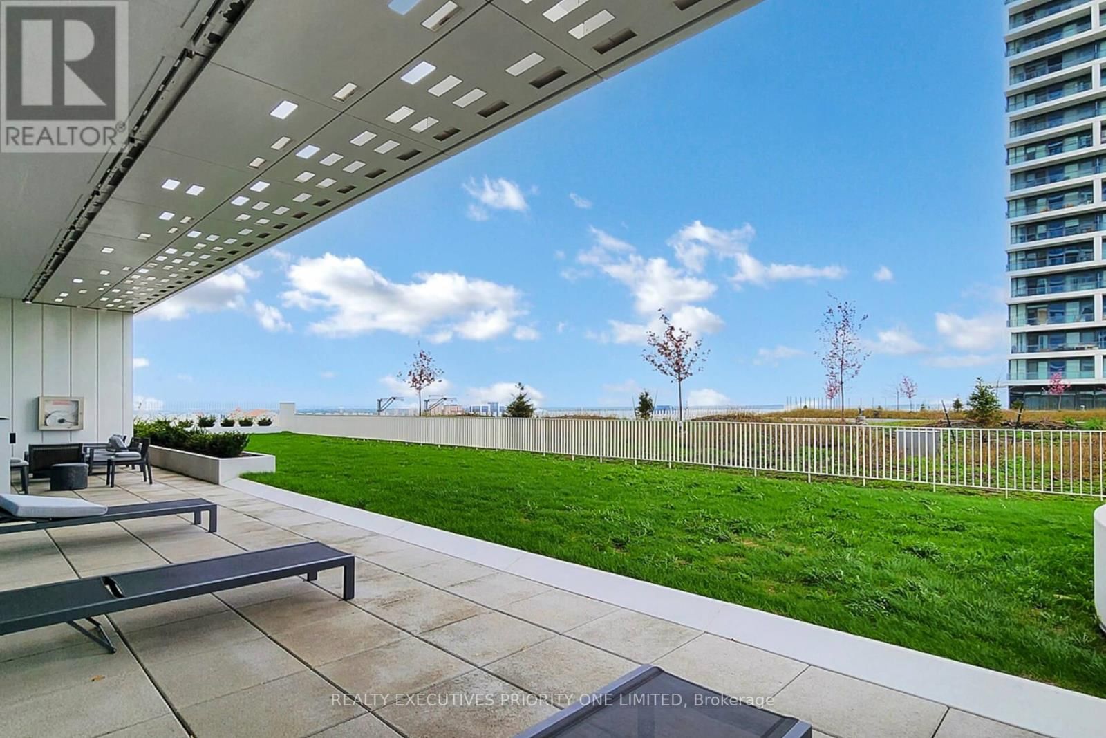 5606 - 5 BUTTERMILL AVENUE Image 44