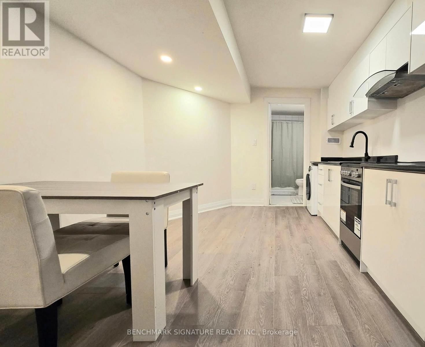 (Bsmt) - 50 CURRENT DRIVE SOUTH Image 7