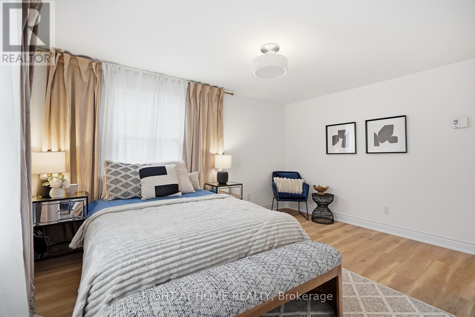 259 GLENWOODS AVENUE Image 21