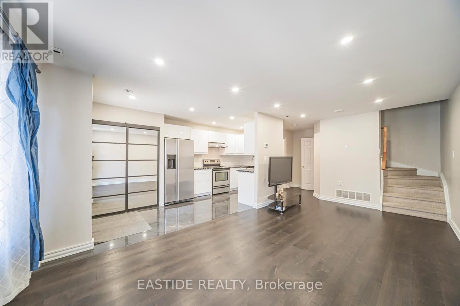 96 - 151 TOWNSGATE DRIVE Image 10