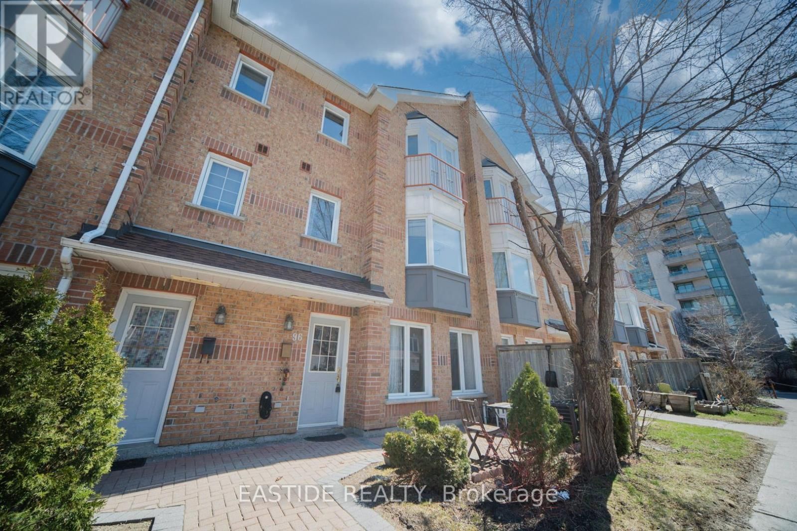 96 - 151 TOWNSGATE DRIVE Image 3