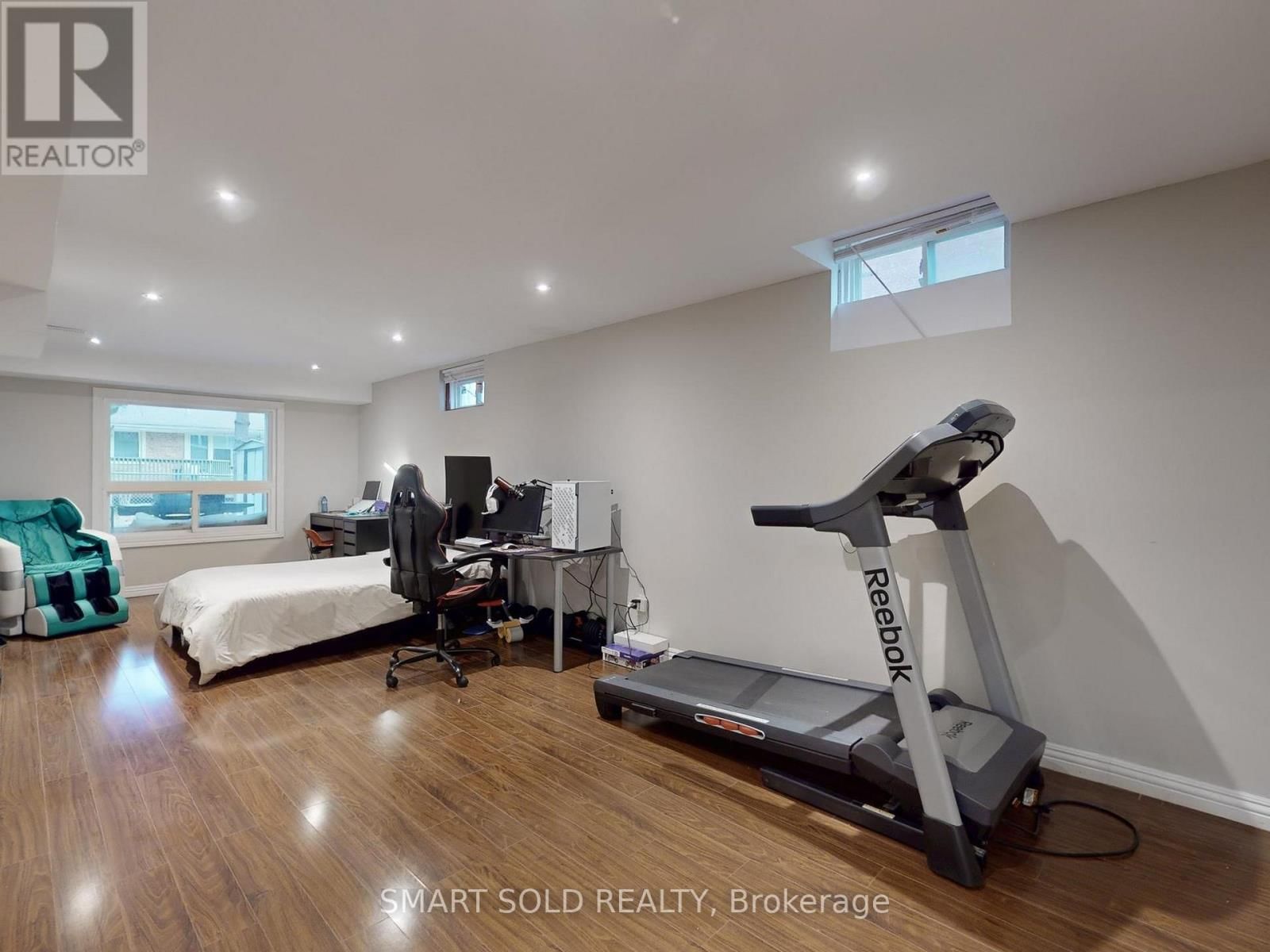 24 NORMANDY CRESCENT Image 31