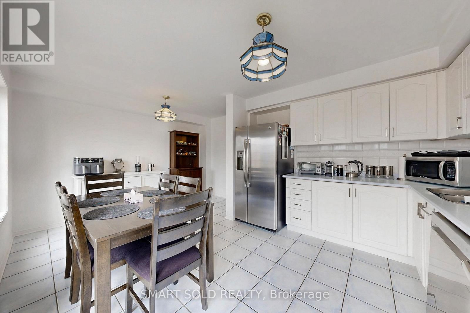 299 YELLOWOOD CIRCLE Image 18