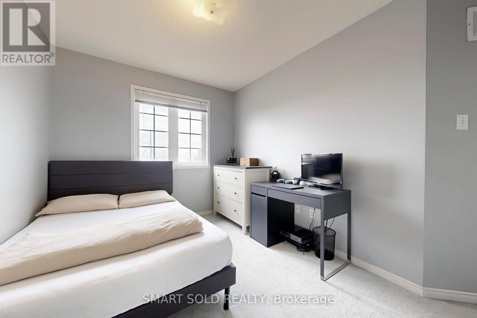 299 YELLOWOOD CIRCLE Image 31