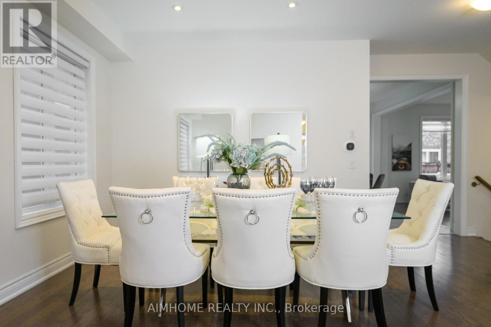 3 JERICHO AVENUE Image 10