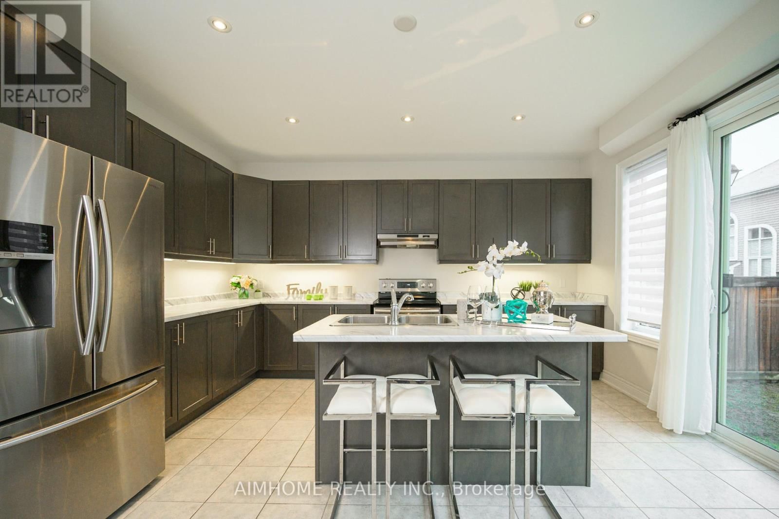 3 JERICHO AVENUE Image 12