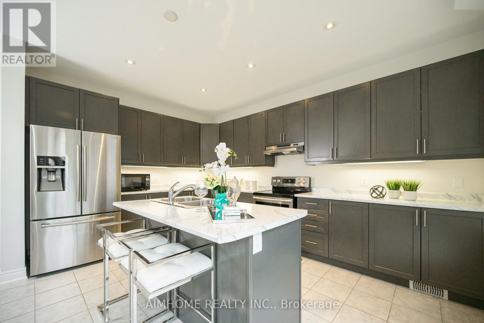 3 JERICHO AVENUE Image 13