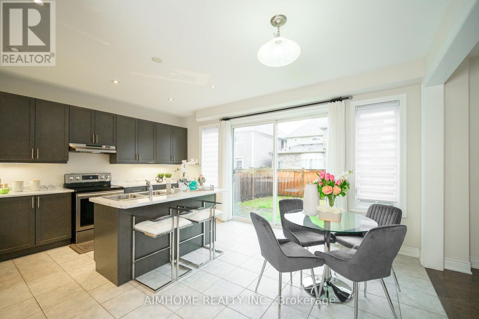 3 JERICHO AVENUE Image 15