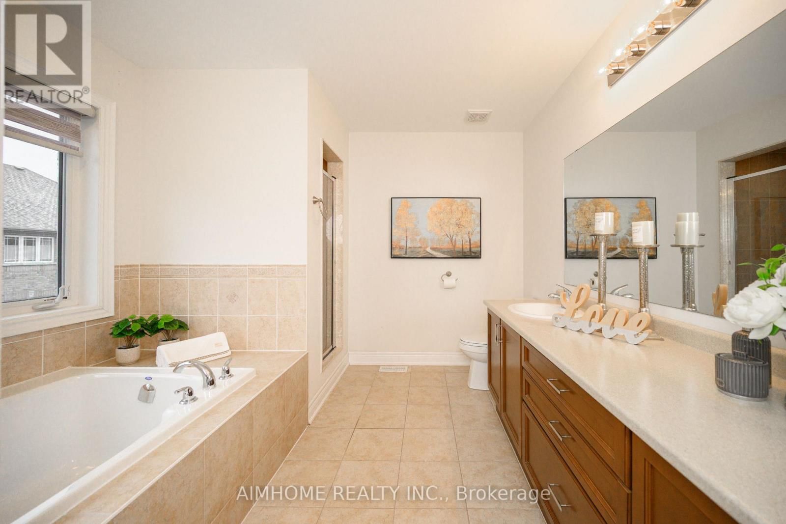 3 JERICHO AVENUE Image 30