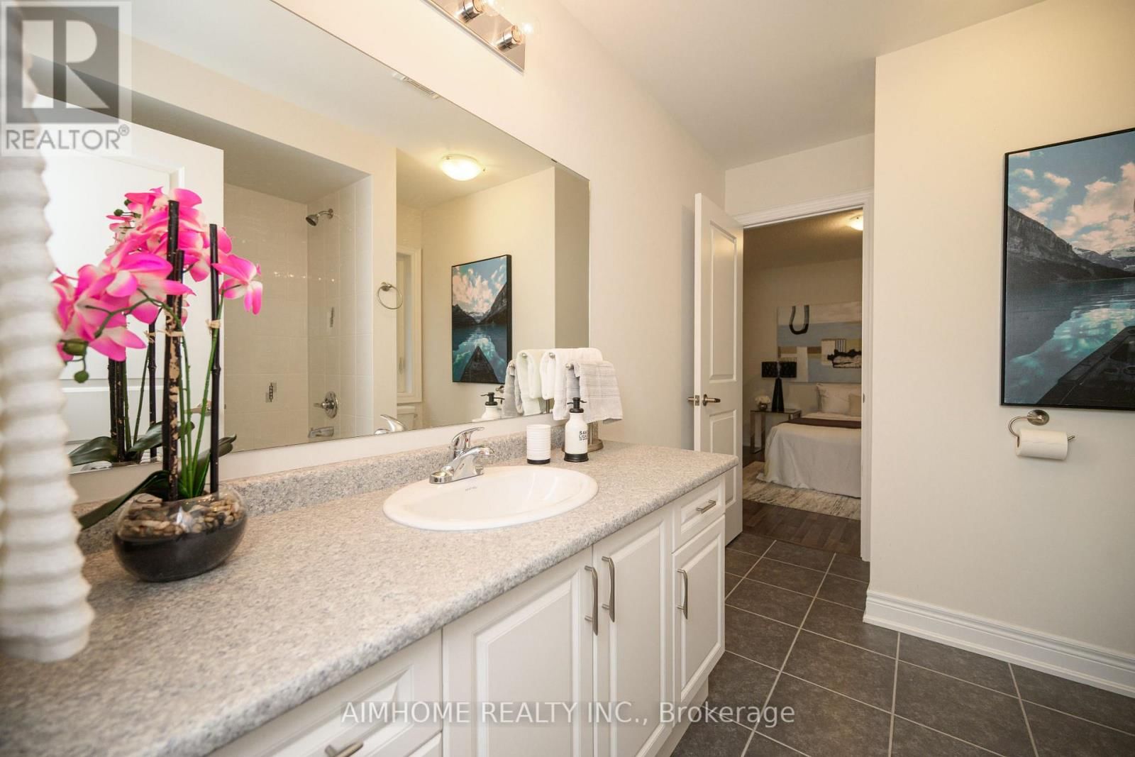 3 JERICHO AVENUE Image 31