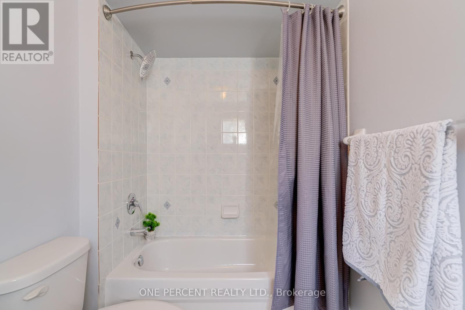 4 COPPERSTONE CRESCENT Image 29