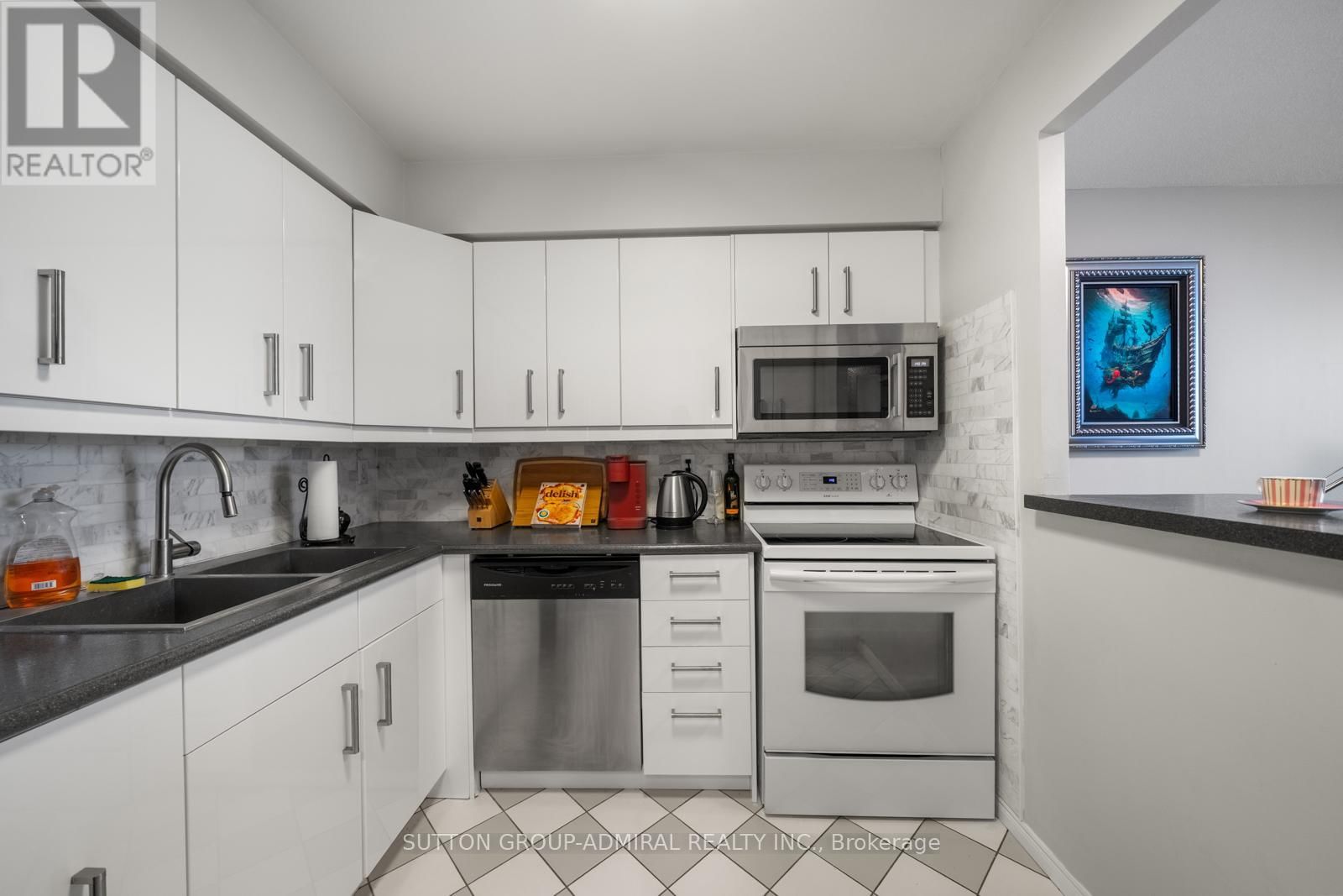 1103 - 81 TOWNSGATE DRIVE Image 3