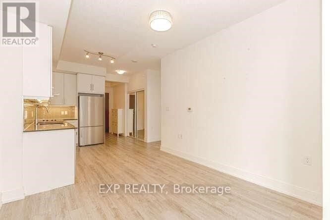 1603 - 9608 YONGE STREET Image 13