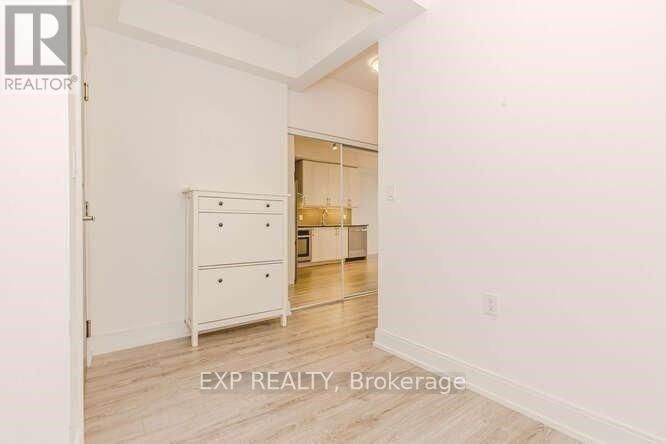 1603 - 9608 YONGE STREET Image 5