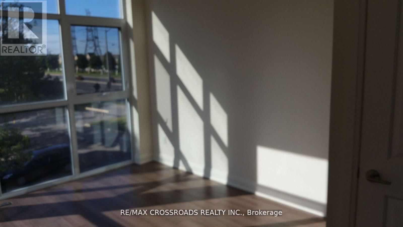 207 - 8763 BAYVIEW AVENUE Image 2