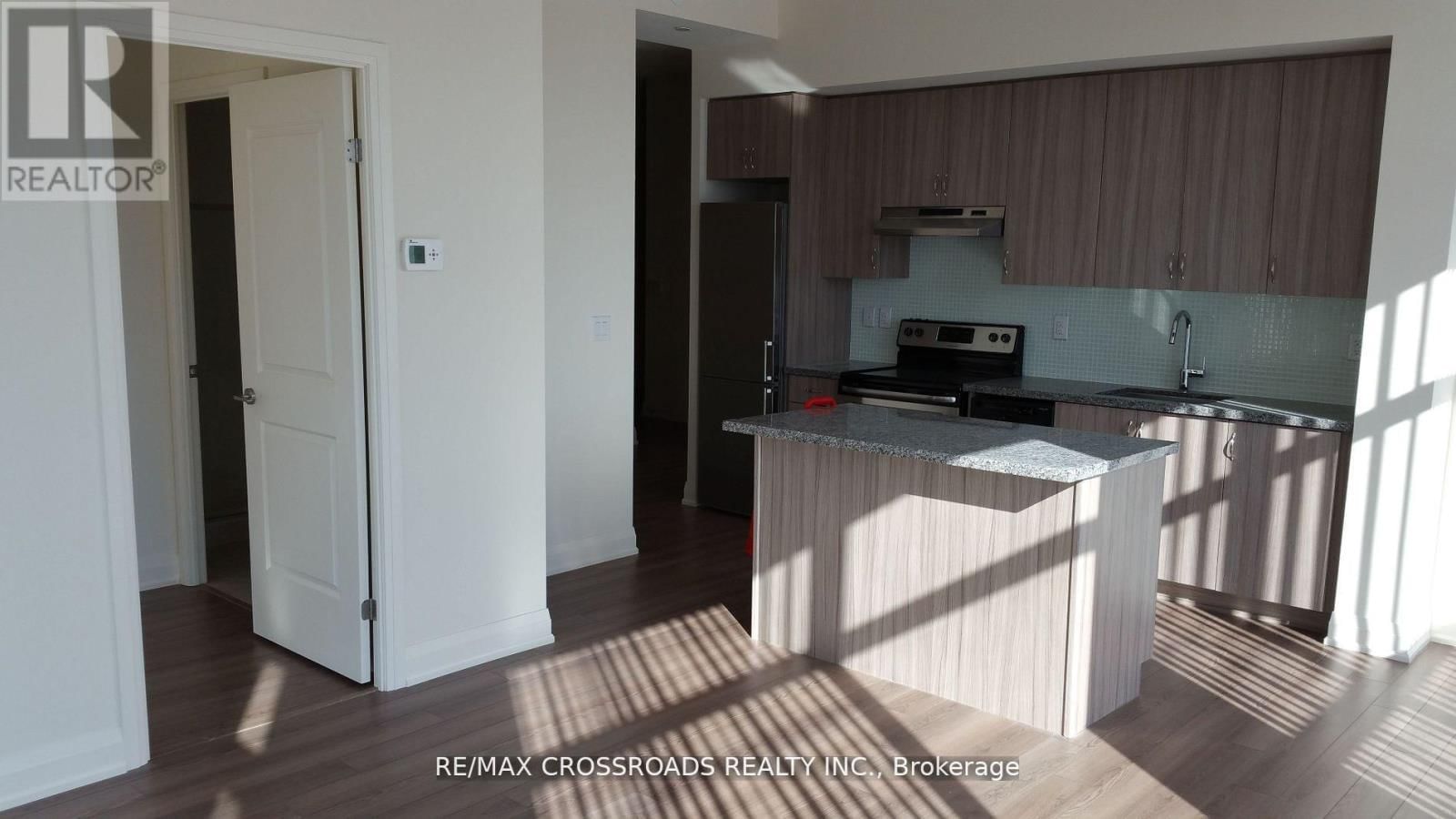 207 - 8763 BAYVIEW AVENUE Image 4