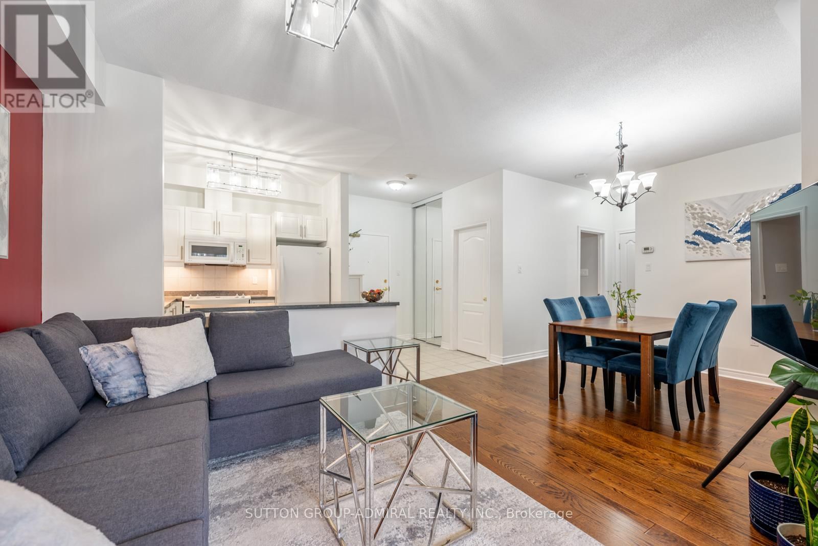 102 - 9944 KEELE STREET Image 5