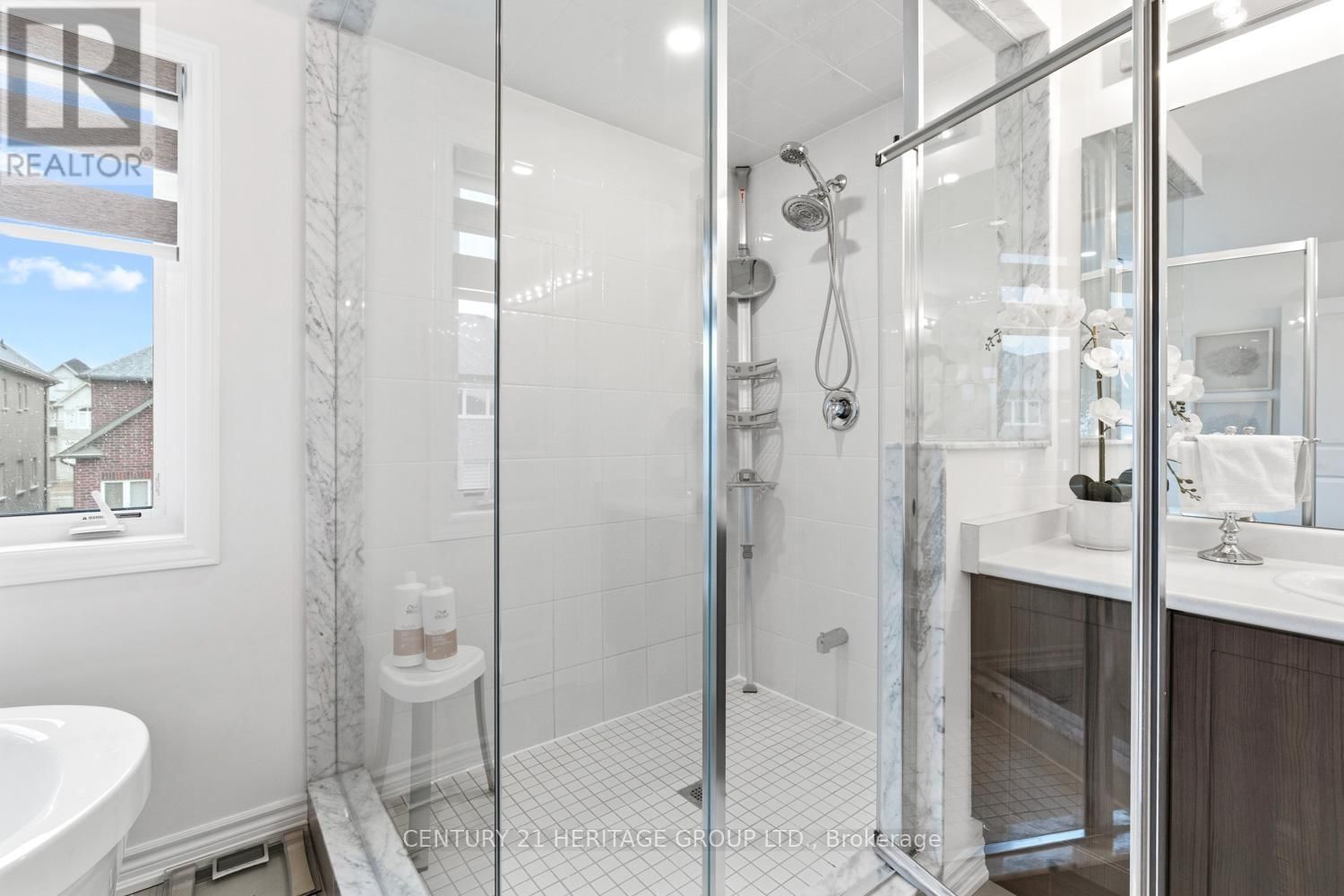 1530 HARKER STREET Image 26