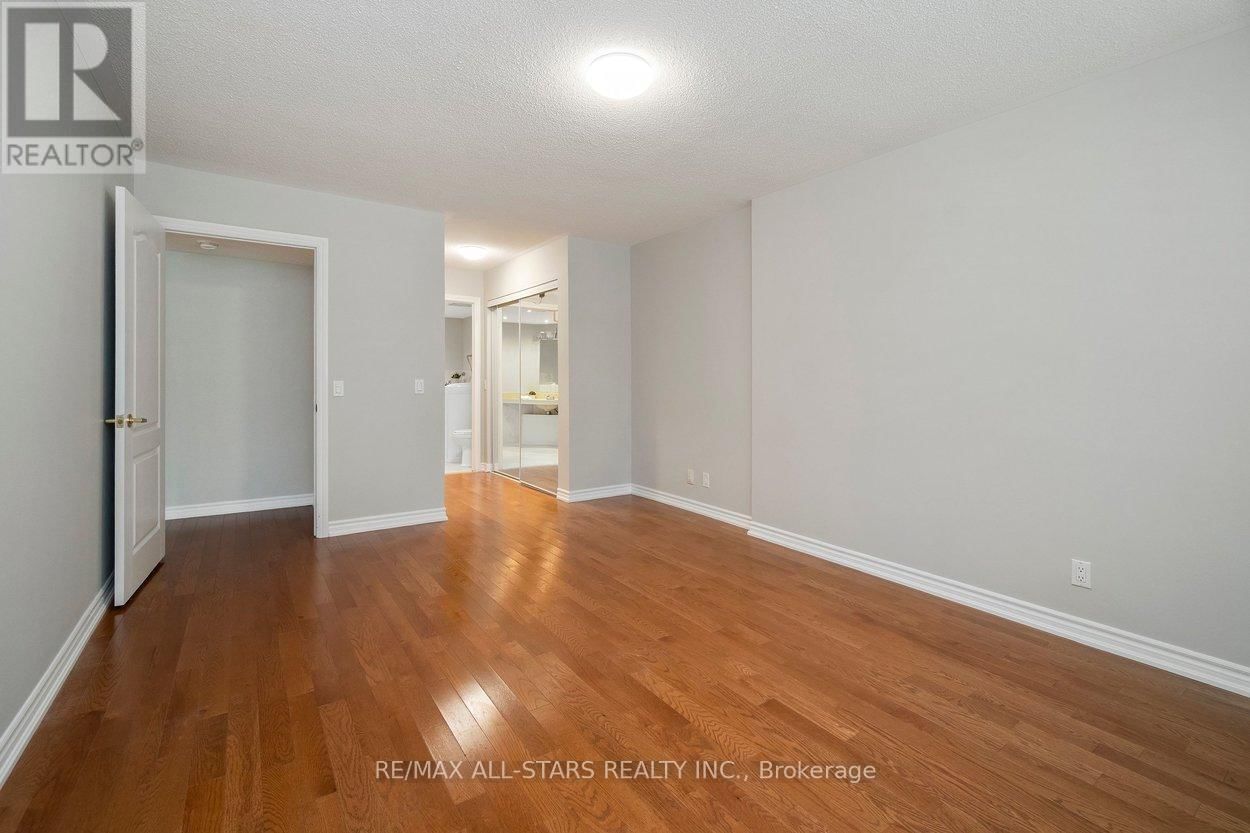 107 - 50 THE BOARDWALK WAY Image 21