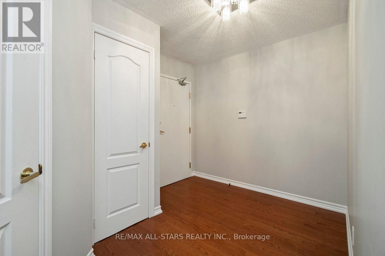 107 - 50 THE BOARDWALK WAY Image 34