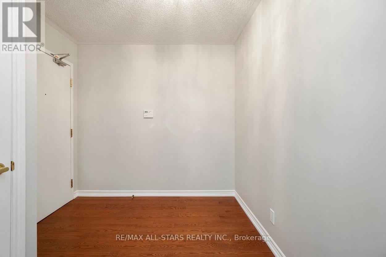 107 - 50 THE BOARDWALK WAY Image 37