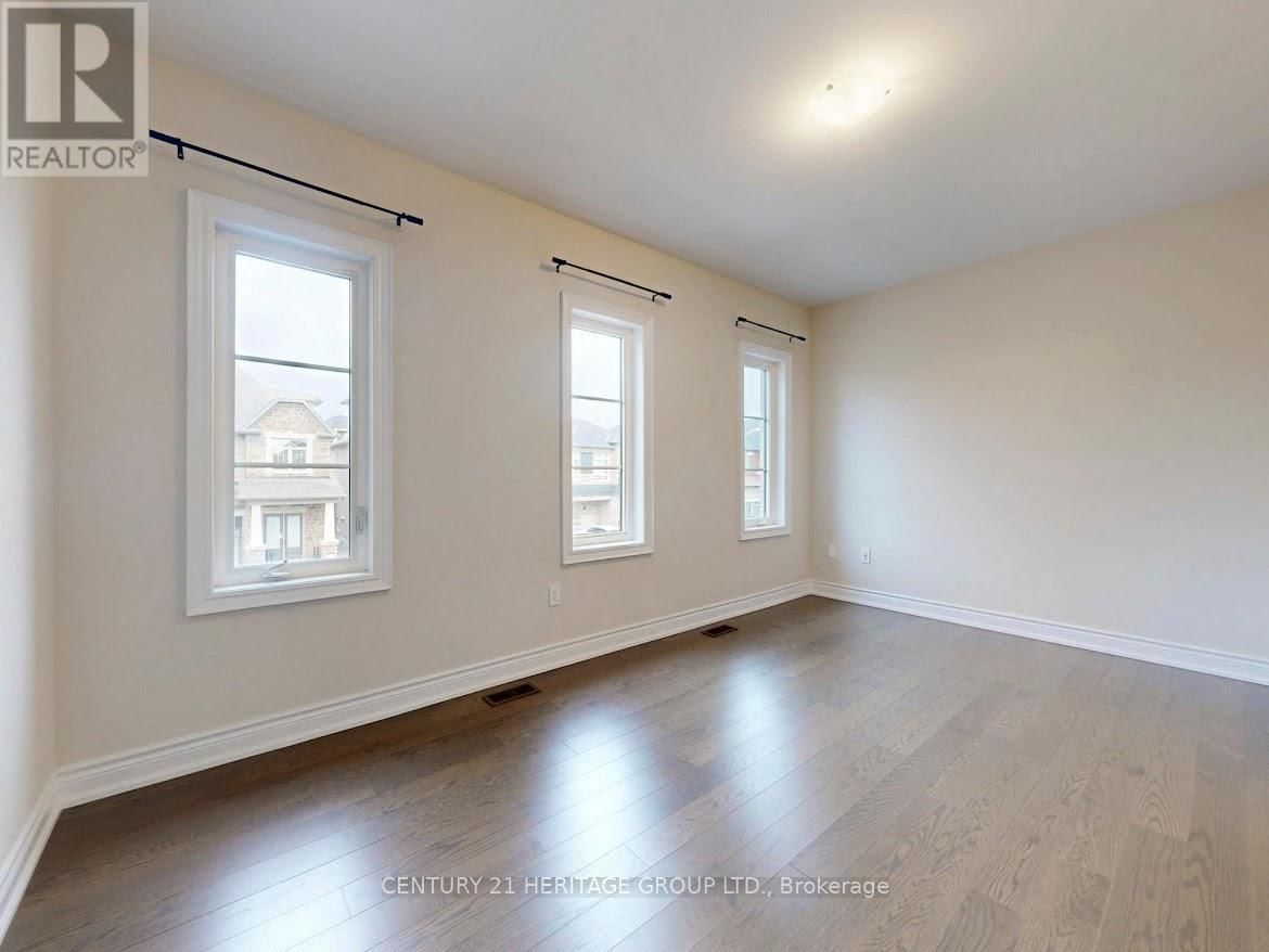 7 SWEET GALE CRESCENT Image 33