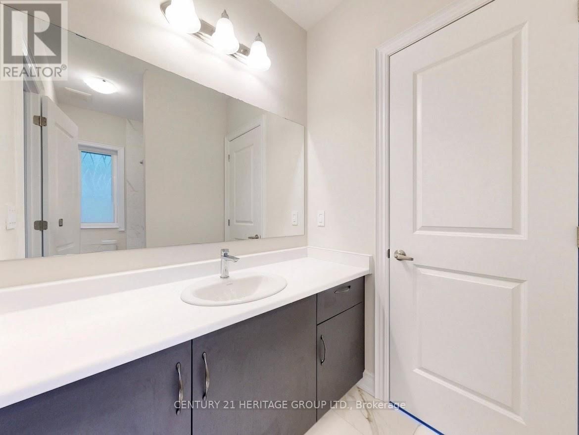 7 SWEET GALE CRESCENT Image 37