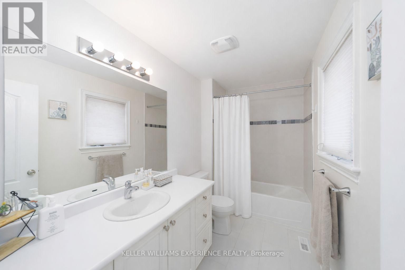 121 CENTRE STREET Image 15