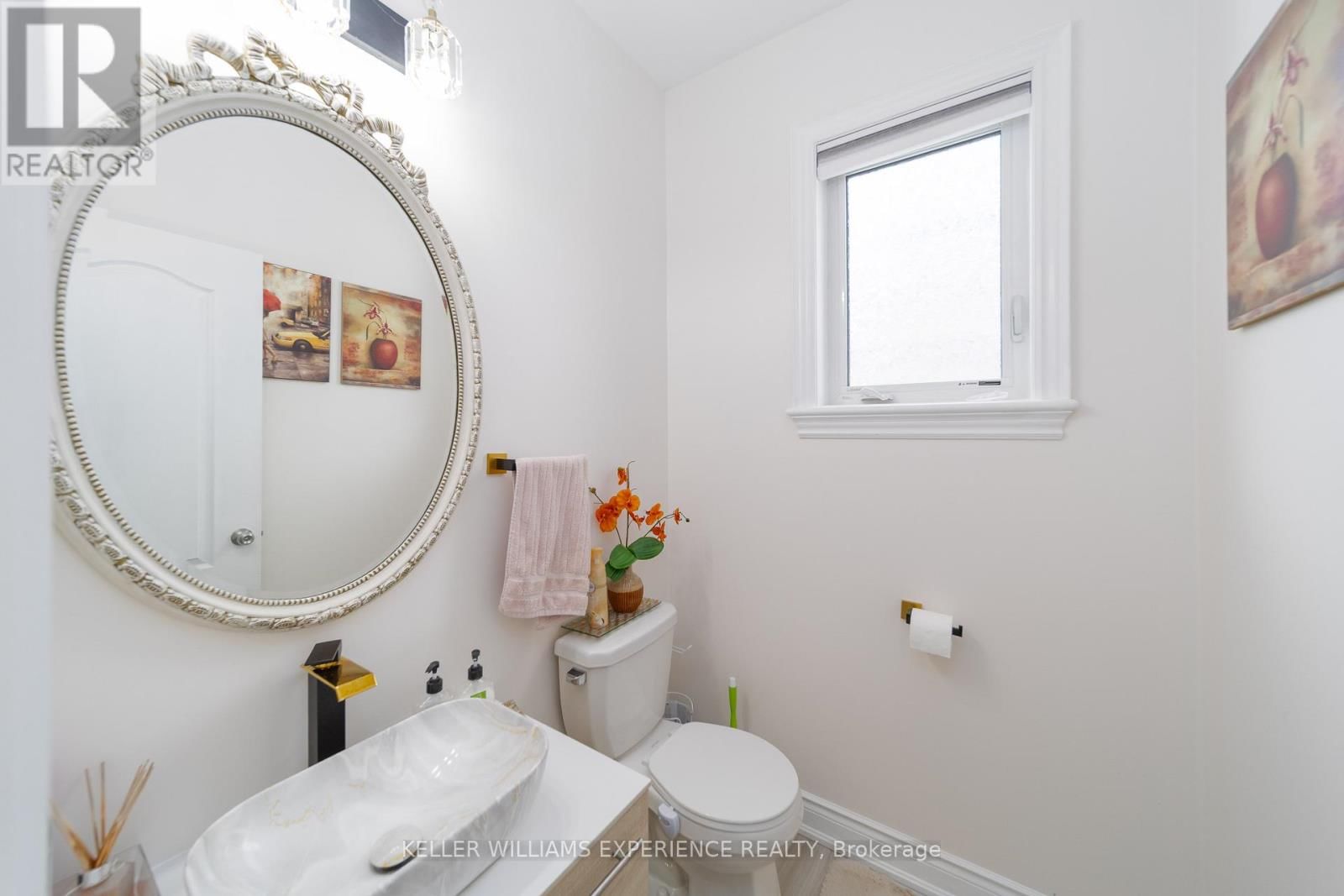 121 CENTRE STREET Image 8