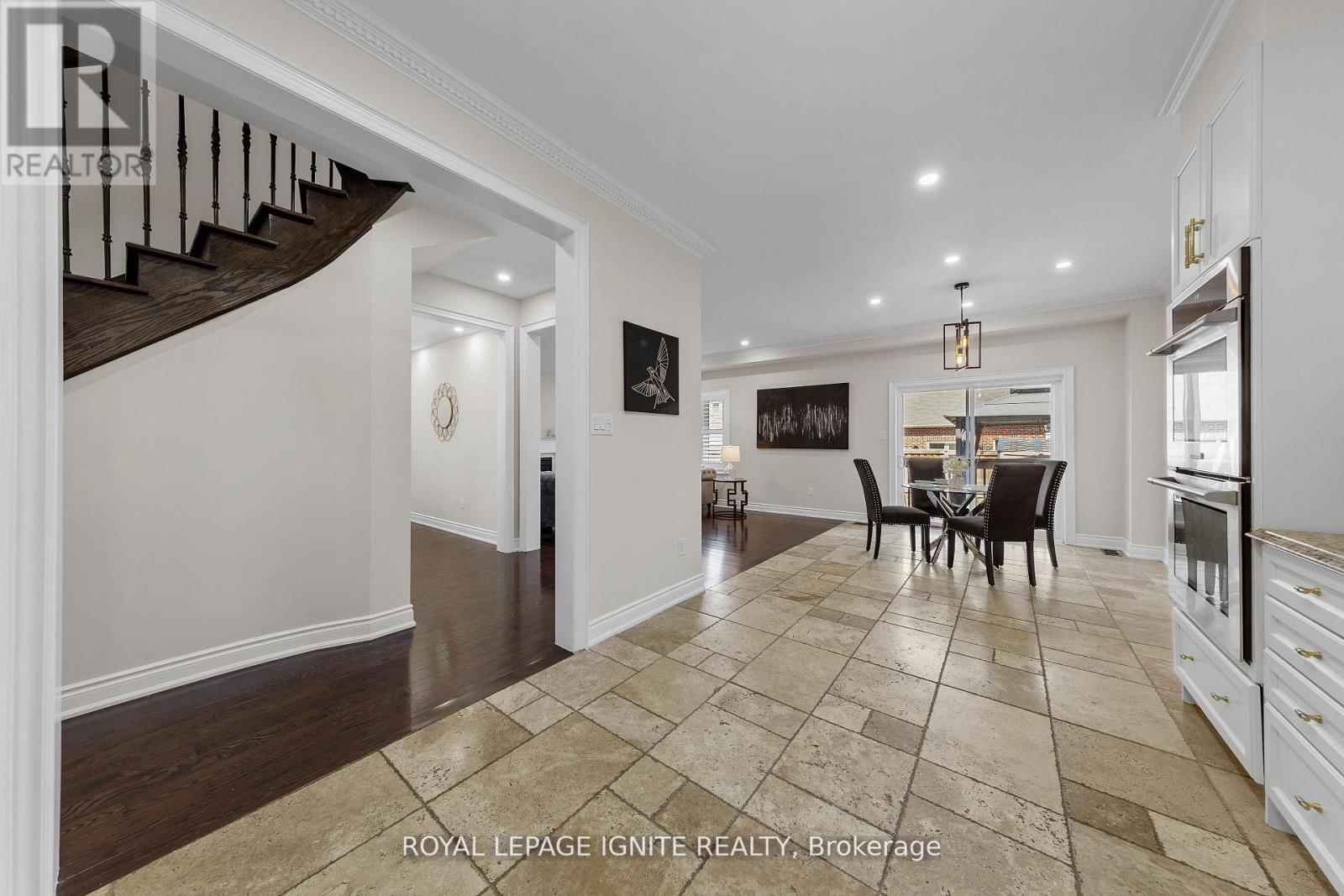 134 GARDINER DRIVE Image 12