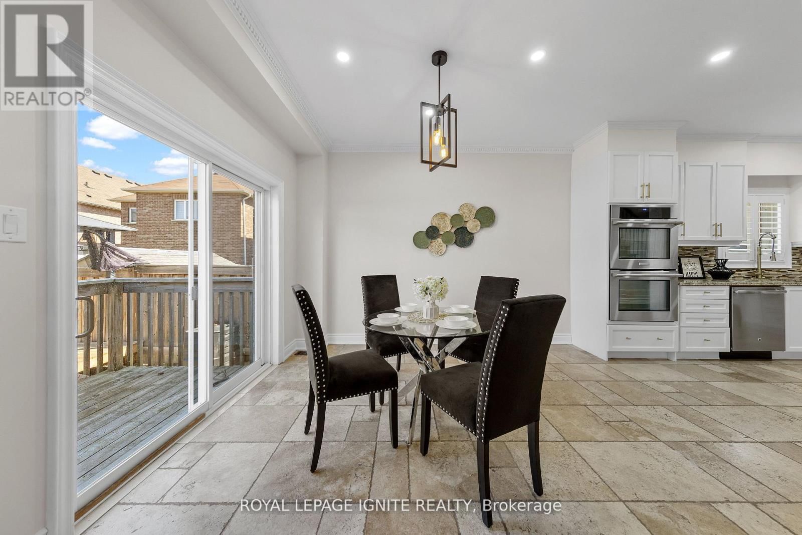 134 GARDINER DRIVE Image 15