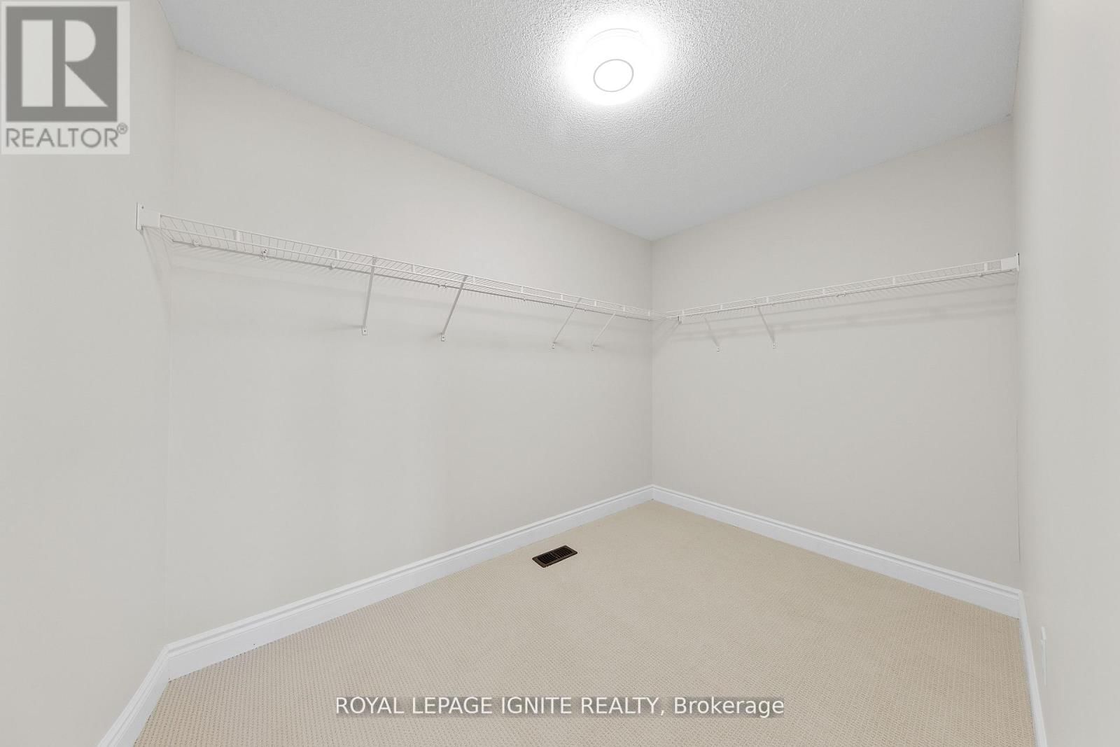 134 GARDINER DRIVE Image 24