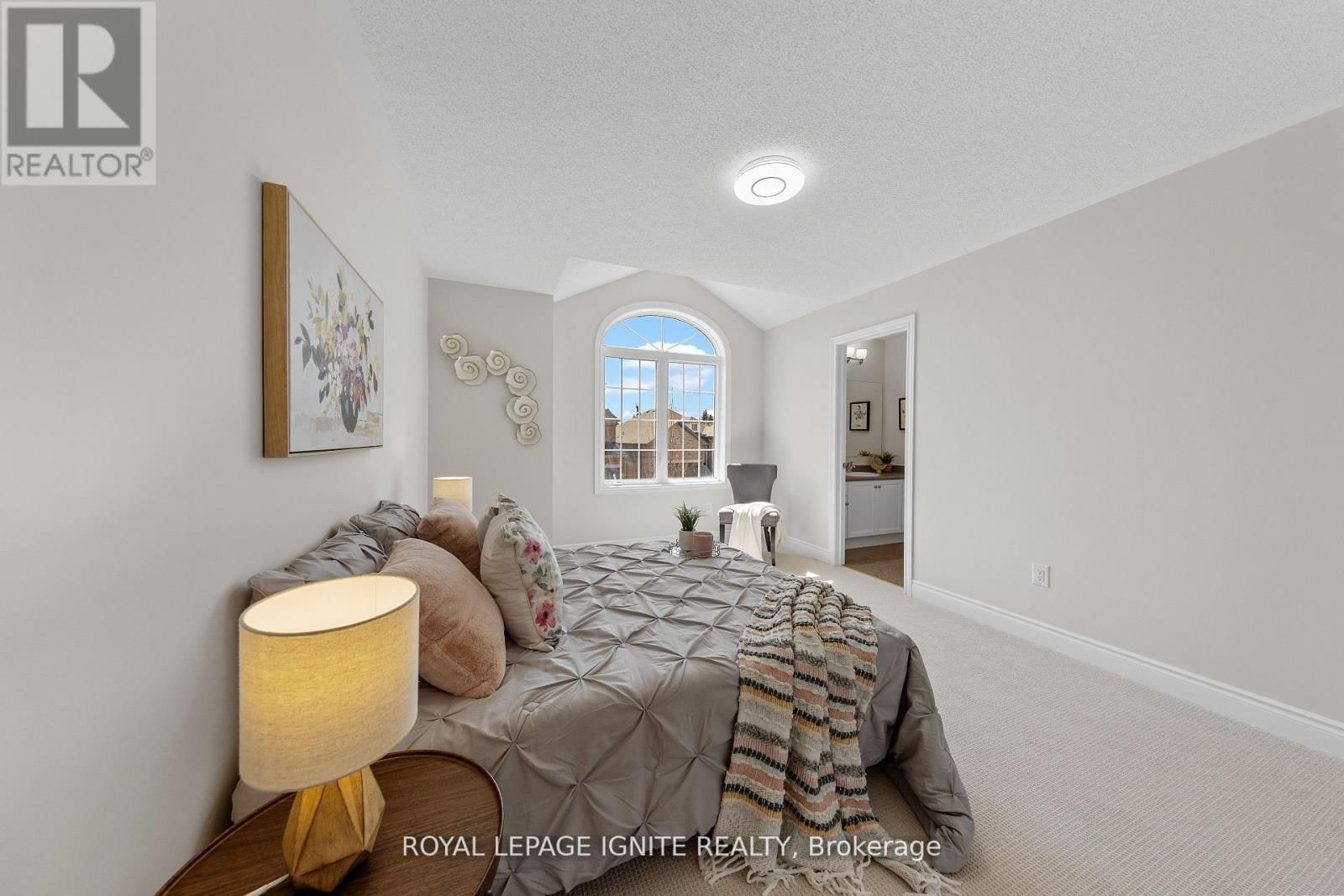 134 GARDINER DRIVE Image 32