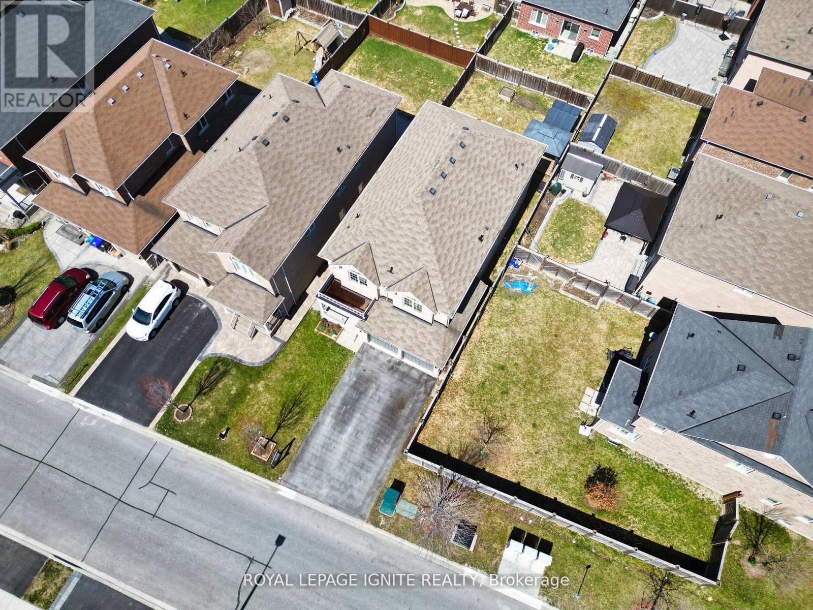 134 GARDINER DRIVE Image 37