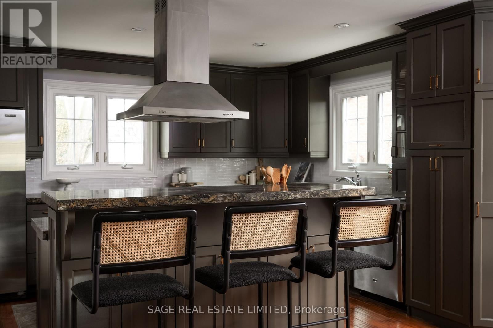 228 YORKSHIRE DRIVE Image 11