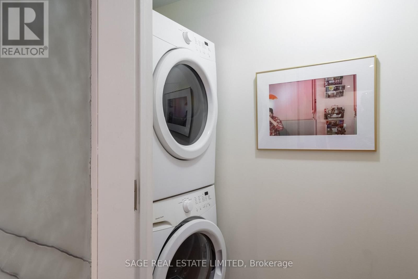 228 YORKSHIRE DRIVE Image 33