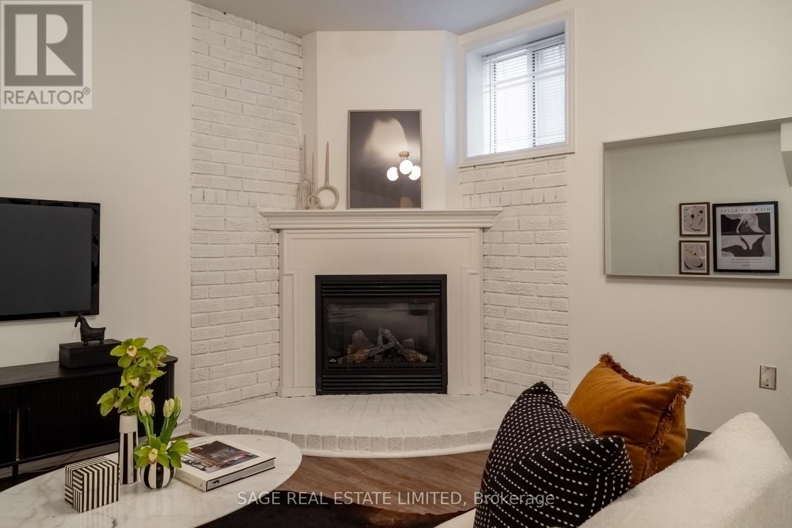 228 YORKSHIRE DRIVE Image 35