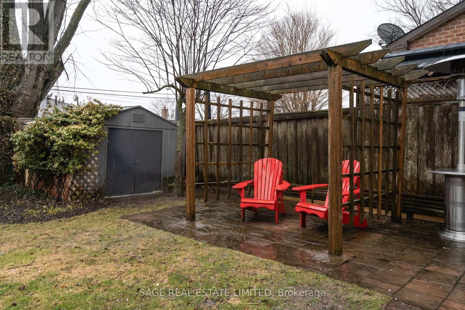 228 YORKSHIRE DRIVE Image 46