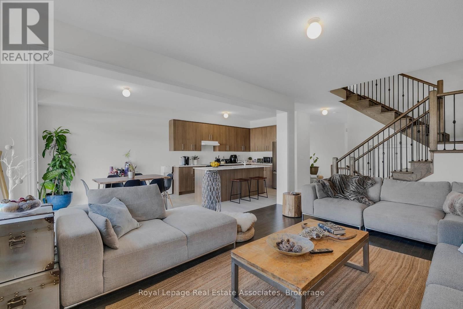 1386 DAVIS LOOP Image 10