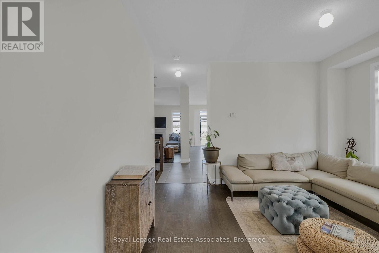 1386 DAVIS LOOP Image 17