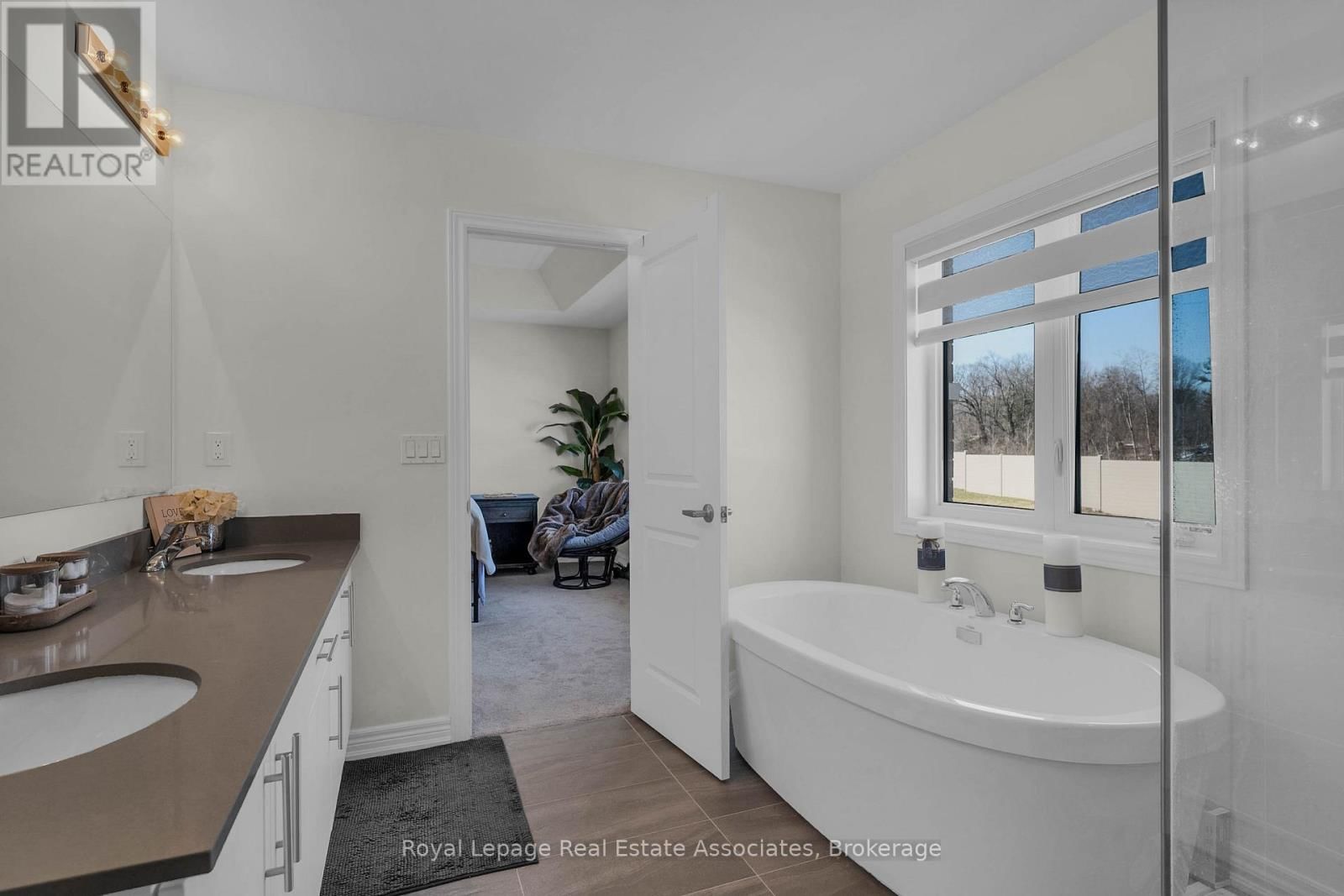 1386 DAVIS LOOP Image 28