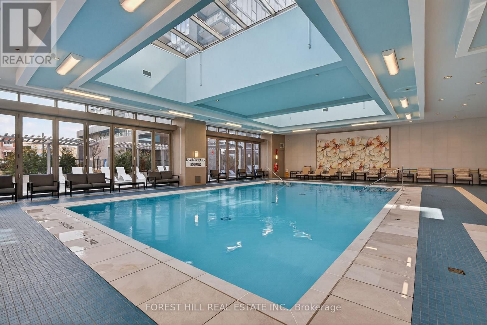 208 - 10 GATINEAU DRIVE Image 2