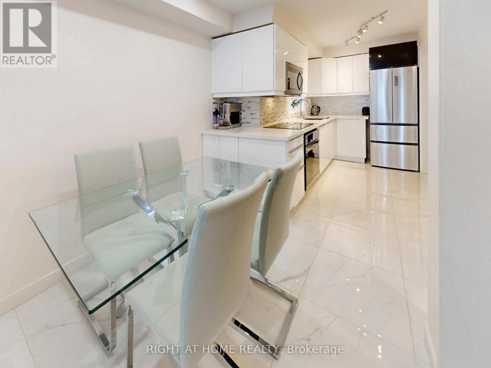 179 VANGUARD ROAD Image 17