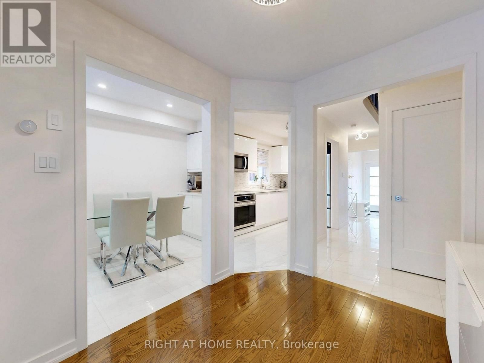 179 VANGUARD ROAD Image 19