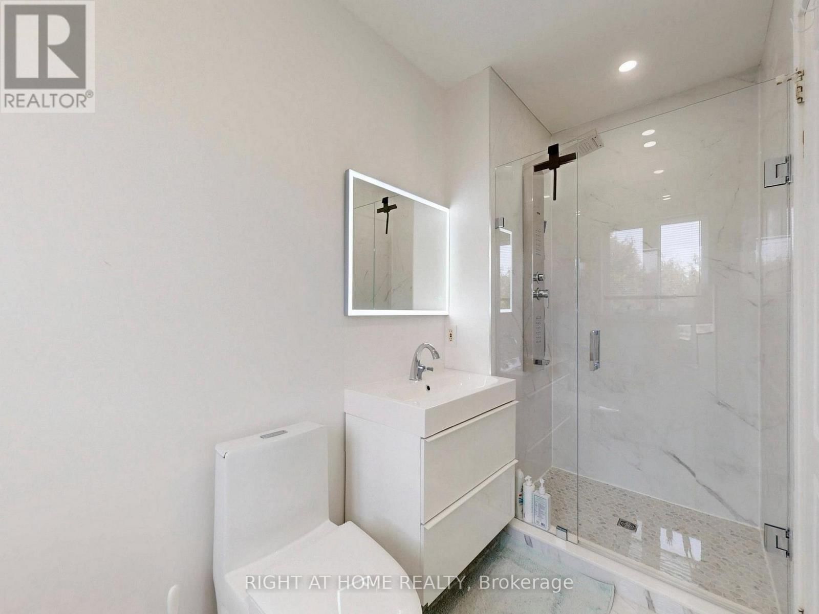 179 VANGUARD ROAD Image 28