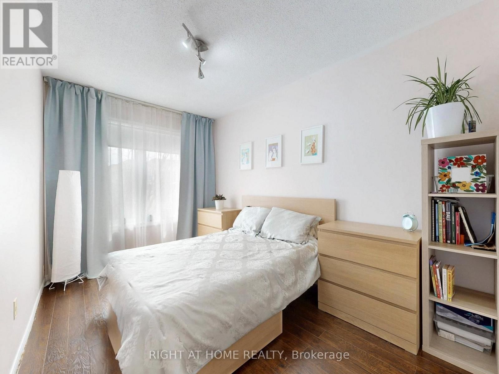 179 VANGUARD ROAD Image 30