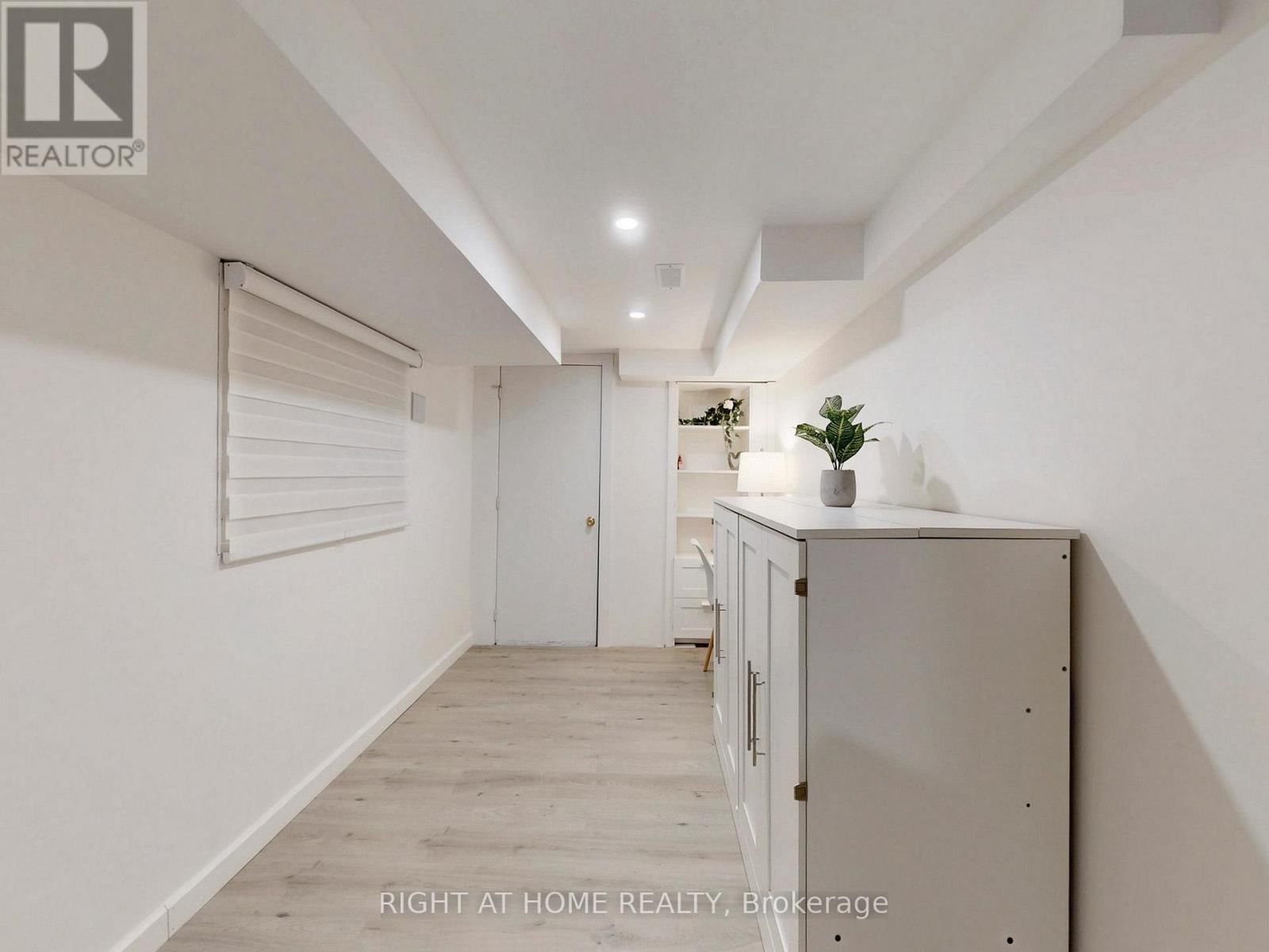 179 VANGUARD ROAD Image 37