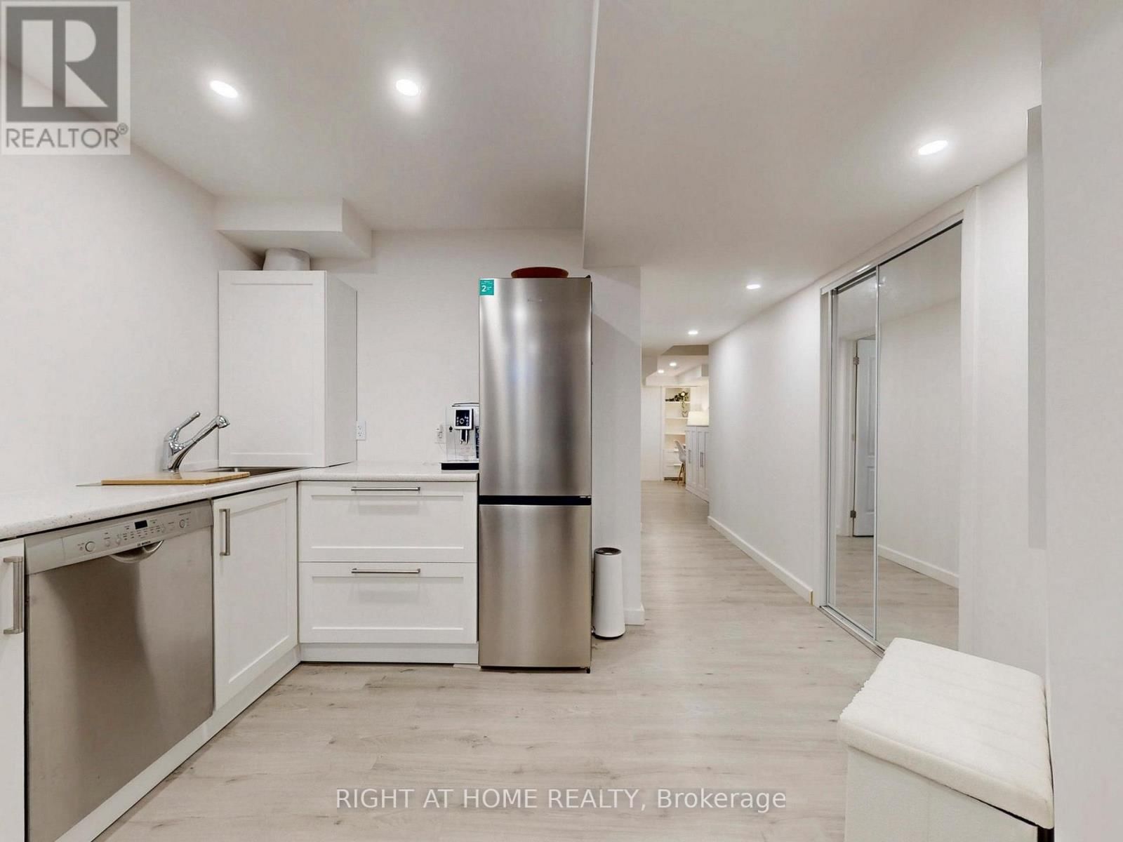 179 VANGUARD ROAD Image 39