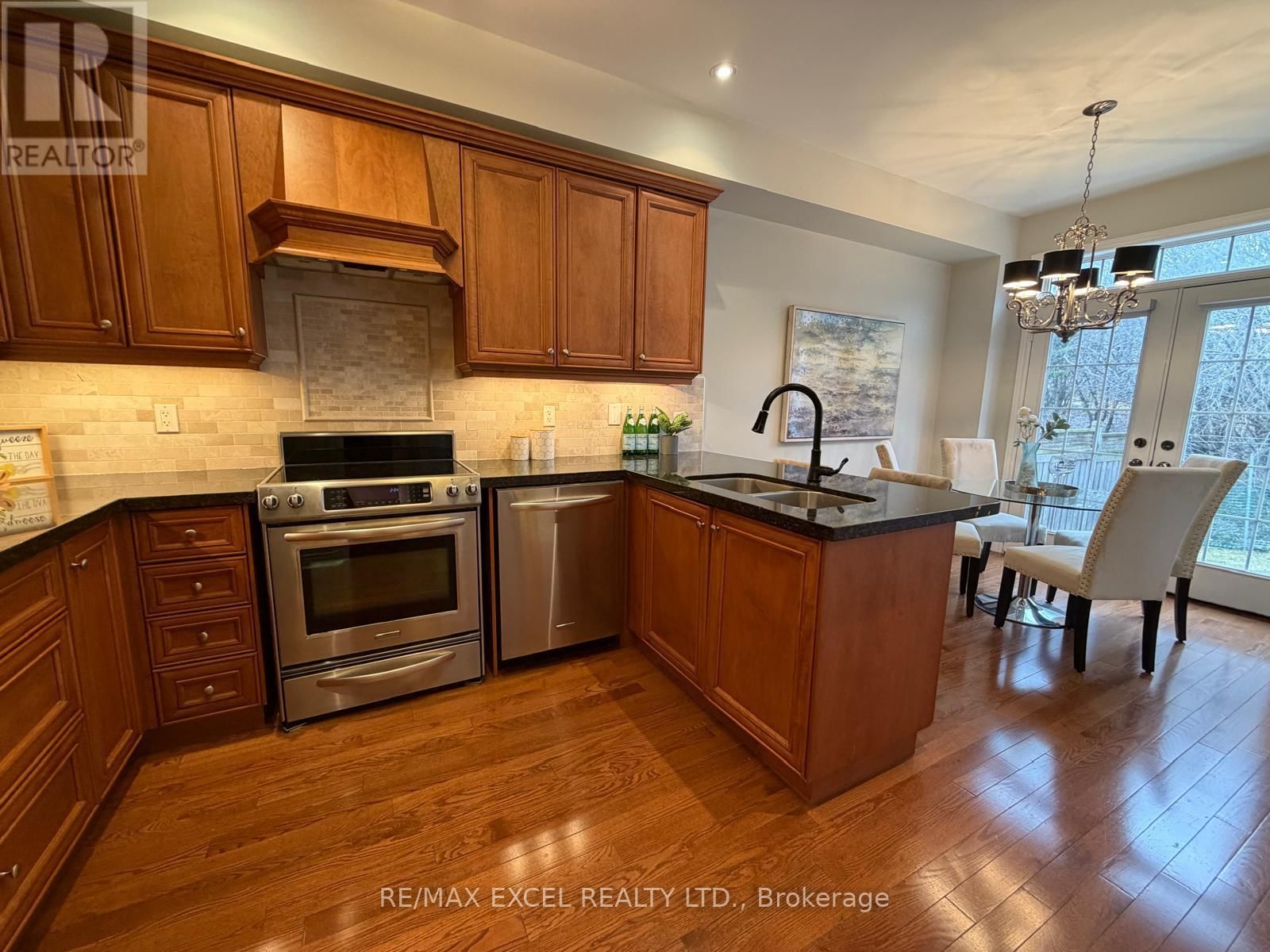 3 - 450 WORTHINGTON AVENUE Image 4