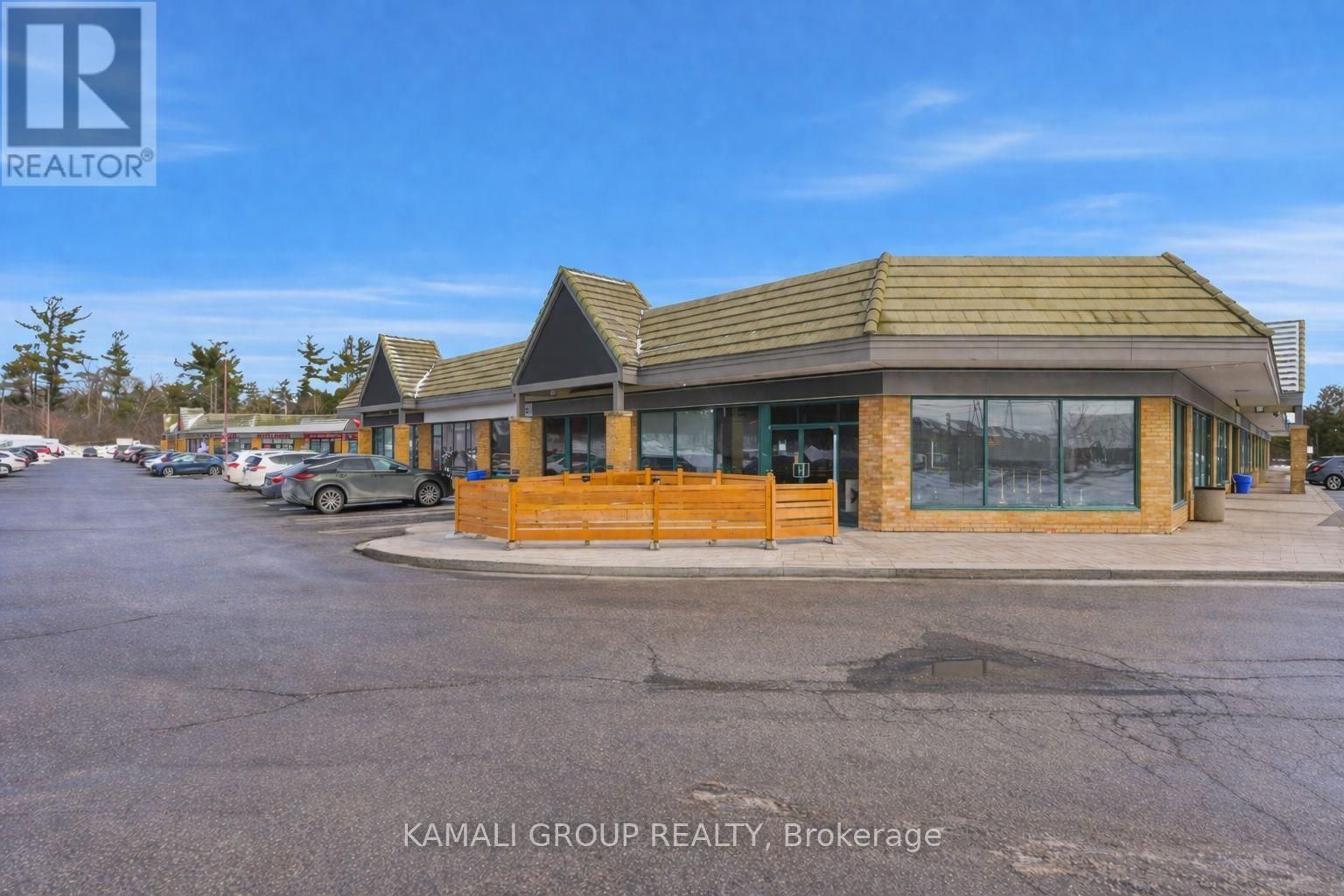 20 - 10815 BATHURST STREET NORTH Image 2